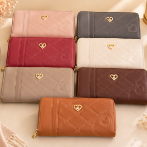 Billetera para Dama Acolchada con Corazón Metálico